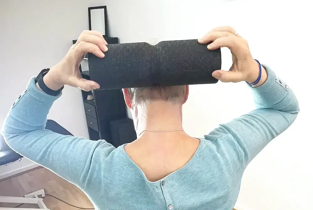 Faszienrollmassage Übung nach Liebscher & Bracht - Schmerztherapie in Braunschweig