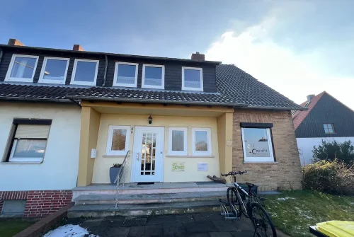 Außenansicht der Liebscher & Bracht Praxis in Braunschweig